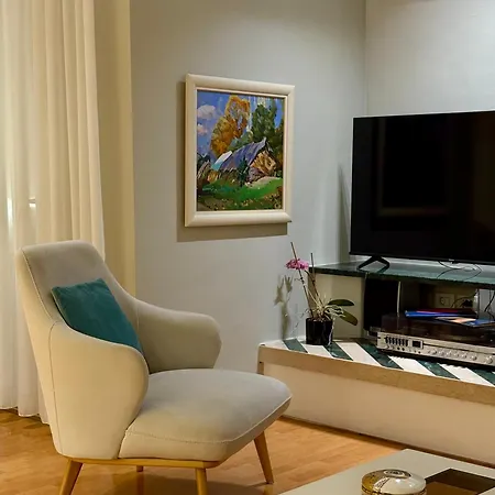 The Pebble Couch Apartment Tirana Exterior photo